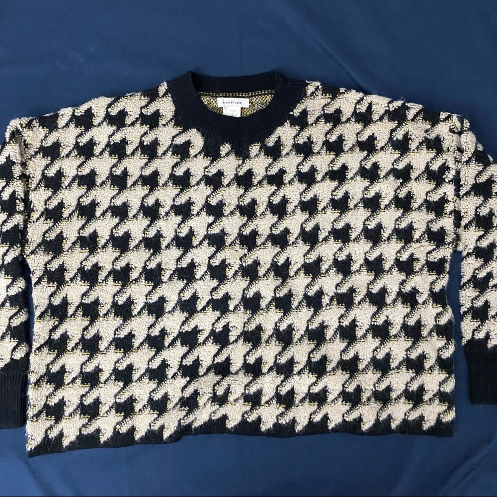 Max Studio Houndstooth Crop Sweater Size Small